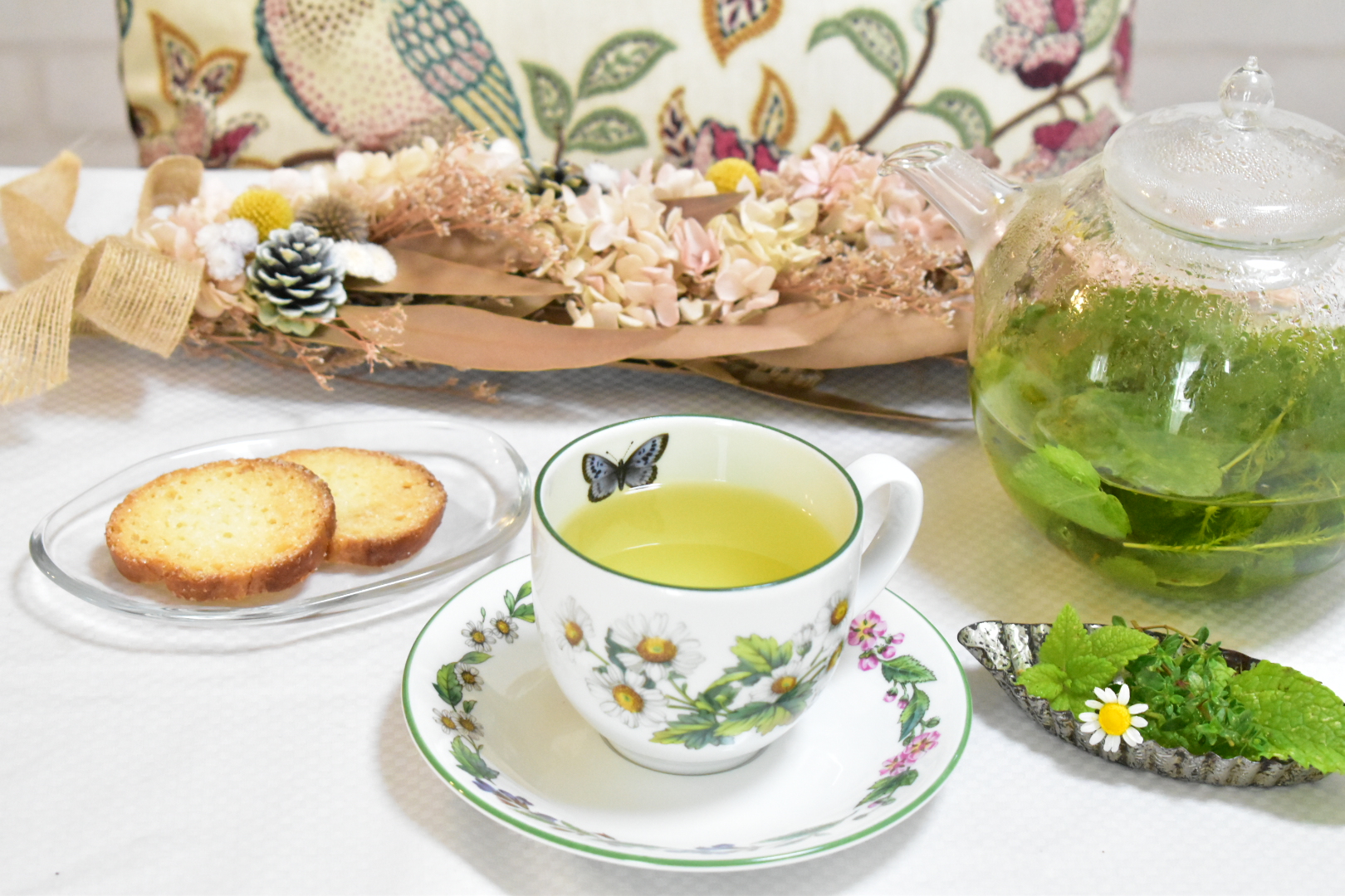 フレッシュハーブティーでティータイム